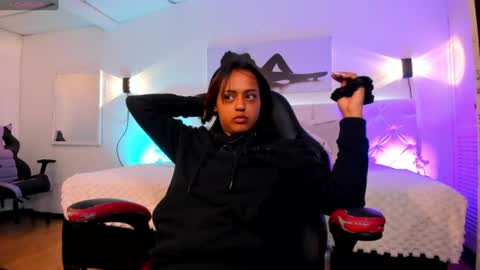 Snapshot of houseigth_ chatting on 07/17/26, 02:56 online show from 07/17/26, 02:56