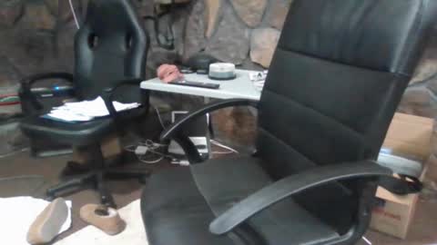 Snapshot of houstonbored chatting on 12/13/24, 01:37 houstonbored online show from 12/13/24, 01:37