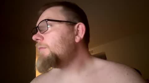 Snapshot of houstonj18853 chatting on 11/11/25, 11:49 Captainbow online show from 11/11/25, 11:49