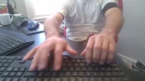 Snapshot of hoverday chatting on 12/01/25, 07:19 hoverday online show from 12/01/25, 07:19