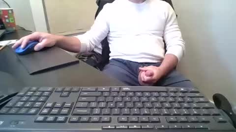 Snapshot of hoverday chatting on 12/19/25, 09:22 hoverday online show from 12/19/25, 09:22