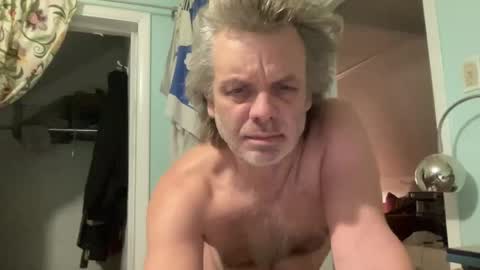 Snapshot of howlingatnothing chatting on 11/23/25, 11:59 howlingatnothing online show from 11/23/25, 11:59