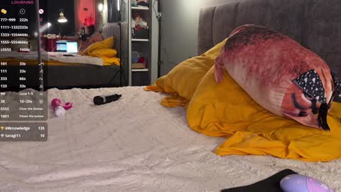 Snapshot of howtoreachorgasm chatting on 12/24/24, 11:00 Elizabeth online show from 12/24/24, 11:00