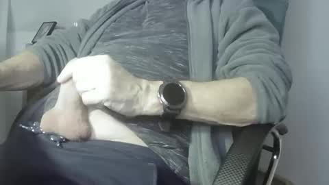 Snapshot of hpeter111 chatting on 01/25/25, 07:39 Peter online show from 01/25/25, 07:39