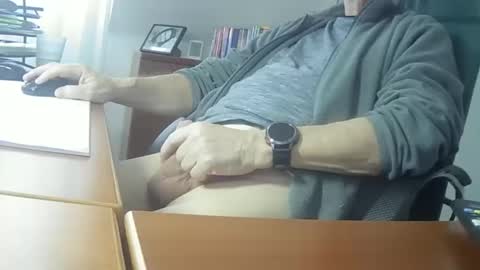 Snapshot of hpeter111 chatting on 02/06/25, 02:58 Peter online show from 02/06/25, 02:58