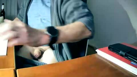 Snapshot of hpeter111 chatting on 03/04/25, 07:54 Peter online show from 03/04/25, 07:54