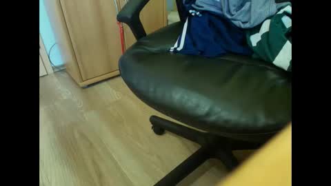 Snapshot of hsimpsons123 chatting on 11/13/25, 11:42 hsimpsons123 online show from 11/13/25, 11:42