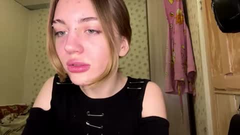 Snapshot of hsiuscherich chatting on 11/25/25, 10:26 hsiuscherich online show from 11/25/25, 10:26