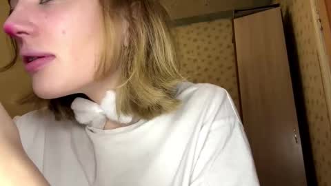 Snapshot of hsiuscherich chatting on 12/01/25, 10:09 hsiuscherich online show from 12/01/25, 10:09