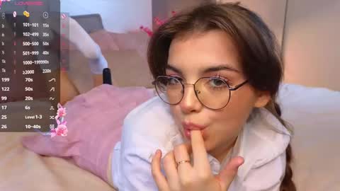 Diane online show from 03/11/25, 07:37