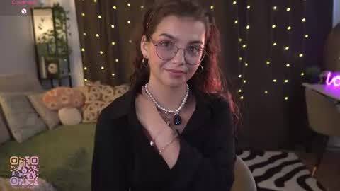 Snapshot of huba_booba chatting on 07/10/26, 10:51 Diane online show from 07/10/26, 10:51