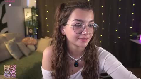 Snapshot of huba_booba chatting on 07/19/26, 10:19 Diane online show from 07/19/26, 10:19