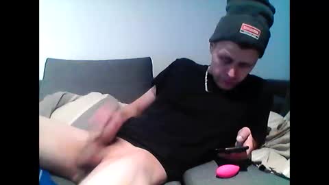 Snapshot of hubikush22 chatting on 01/03/25, 02:30 hubikush22 online show from 01/03/25, 02:30