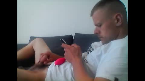 Snapshot of hubikush22 chatting on 09/14/25, 10:58 hubikush22 online show from 09/14/25, 10:58