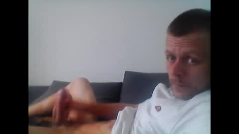 Snapshot of hubikush22 chatting on 10/14/25, 02:07 hubikush22 online show from 10/14/25, 02:07