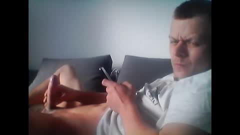 Snapshot of hubikush22 chatting on 11/22/25, 01:10 hubikush22 online show from 11/22/25, 01:10