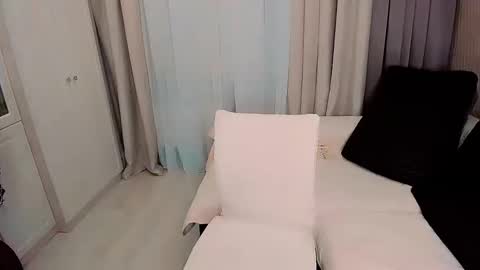 Snapshot of huge_booobs chatting on 02/20/25, 07:08 milli online show from 02/20/25, 07:08