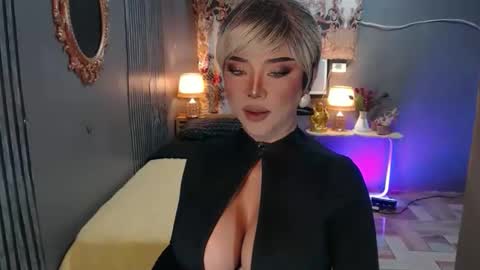 Christine online show from 12/21/25, 05:20