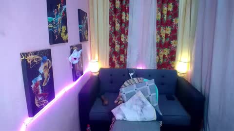 UrhotChristina online show from 02/09/25, 11:36