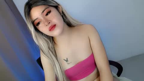 Snapshot of hugecockyanny chatting on 10/07/25, 11:35 Yhanie online show from 10/07/25, 11:35