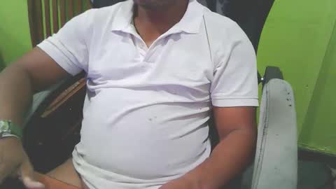 hugedguy2023 online show from 03/22/26, 09:18