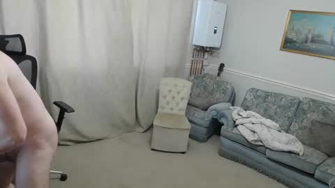 Snapshot of hugedick1965 chatting on 10/24/25, 07:05 hugedick1965 online show from 10/24/25, 07:05