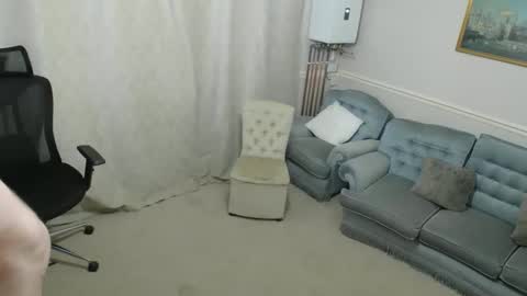 Snapshot of hugedick1965 chatting on 02/16/26, 07:43 hugedick1965 online show from 02/16/26, 07:43