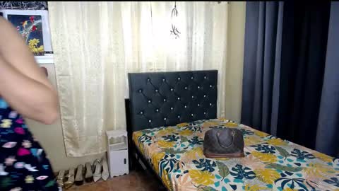 Snapshot of hugejuicyhotdog chatting on 11/23/25, 05:24 hugejuicyhotdog online show from 11/23/25, 05:24