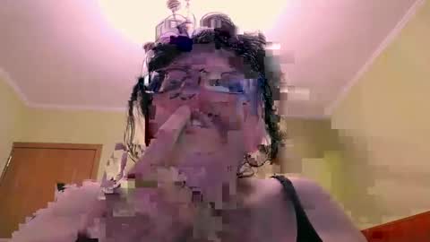 Snapshot of hugetitsxxx chatting on 12/12/24, 07:04 HugeTitsXXX online show from 12/12/24, 07:04