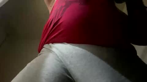 Snapshot of hughfat chatting on 11/28/25, 03:42 hughfat online show from 11/28/25, 03:42