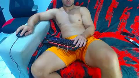Snapshot of hugo_19cm chatting on 06/24/26, 05:50 hugo19cm online show from 06/24/26, 05:50