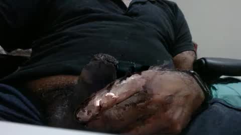 Snapshot of hugo_bulls chatting on 01/09/26, 11:13 HunkyLover online show from 01/09/26, 11:13