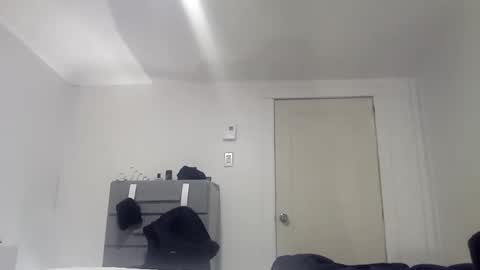 Snapshot of hugobergeron chatting on 12/29/24, 07:50 HugoBergeron82 online show from 12/29/24, 07:50