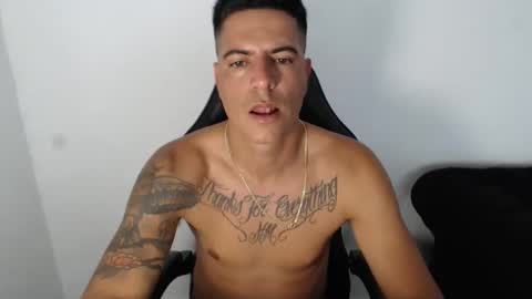 Snapshot of hugopino chatting on 02/02/26, 01:10 Richard14 online show from 02/02/26, 01:10