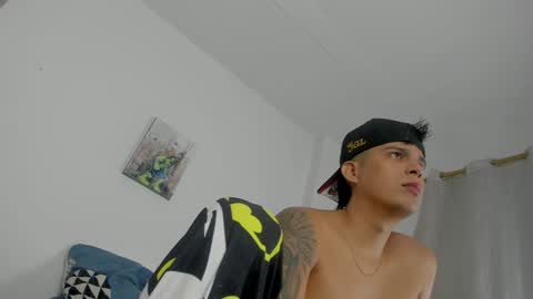 Snapshot of hugosan2 chatting on 12/31/24, 12:54 Hugo online show from 12/31/24, 12:54