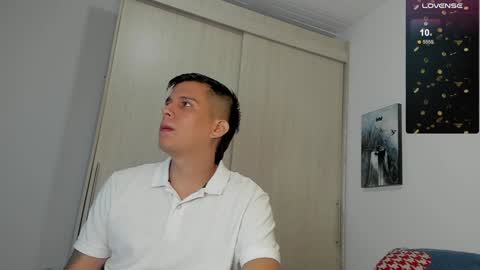 Snapshot of hugosan2 chatting on 01/15/25, 05:08 Hugo online show from 01/15/25, 05:08