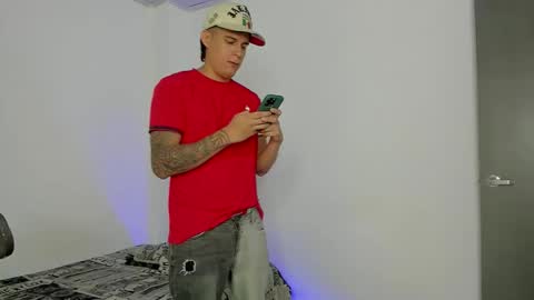 Snapshot of hugosan2 chatting on 09/11/25, 03:34 Hugo online show from 09/11/25, 03:34