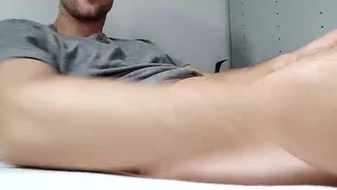 hukssss online show from 12/21/25, 02:51