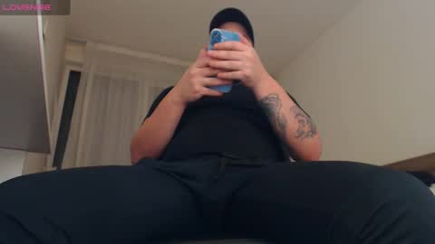 Snapshot of hungboyy25 chatting on 11/25/25, 08:14 Gabriel kemm online show from 11/25/25, 08:14