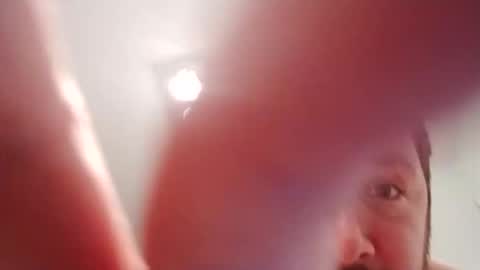 Snapshot of hungguy288889 chatting on 01/16/25, 06:03 hungguy288889 online show from 01/16/25, 06:03