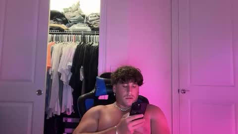 hungkingg22 online show from 02/16/26, 09:11