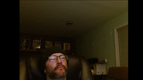 LonelyGuy online show from 11/18/25, 03:12