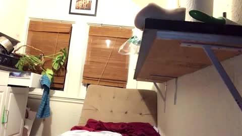 Snapshot of hunglordy chatting on 02/22/25, 12:19 Long and Ready online show from 02/22/25, 12:19