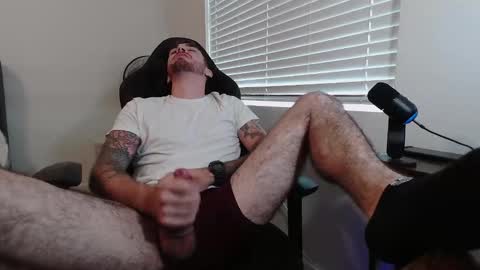 hungmtnman2256 online show from 12/15/24, 04:59