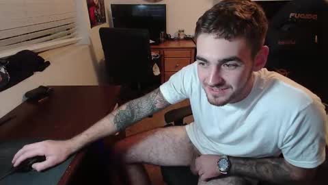 hungmtnman2256 online show from 12/04/25, 01:48