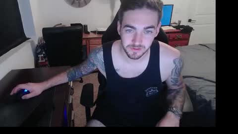 hungmtnman2256 online show from 03/22/26, 07:34