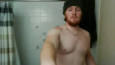 Snapshot of hungnred5 chatting on 01/14/26, 05:02 hungnred5 online show from 01/14/26, 05:02