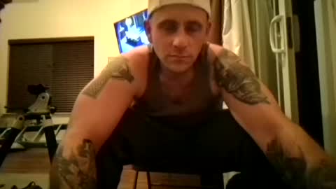 Snapshot of hungoutlaw69420 chatting on 11/17/25, 05:24 hungoutlaw69420 online show from 11/17/25, 05:24