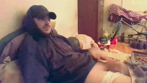 Snapshot of hungsubbb chatting on 12/14/25, 04:51 Boi online show from 12/14/25, 04:51