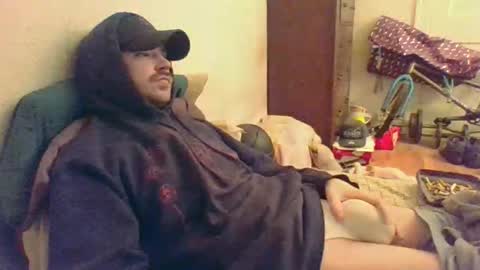 Snapshot of hungsubbb chatting on 12/17/25, 03:12 Boi online show from 12/17/25, 03:12